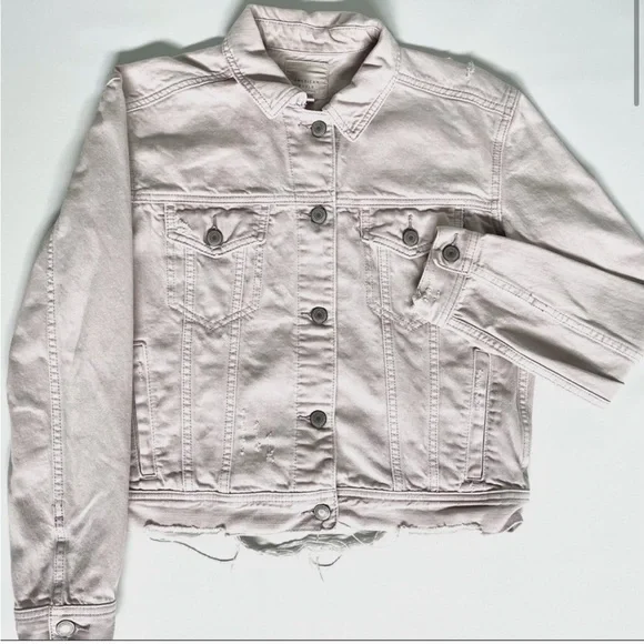 AE Distressed Jean Jacket - Picture 4 of 6